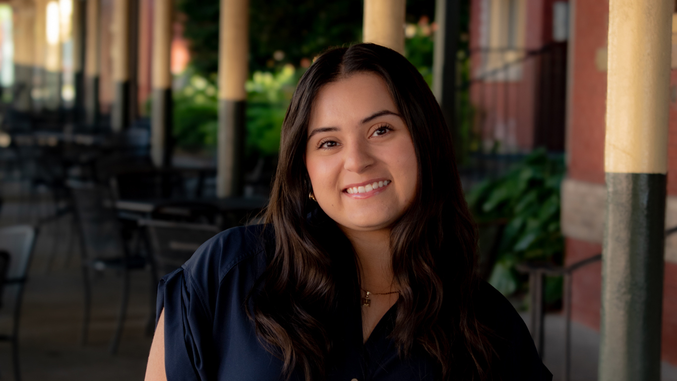 Wendy Favila headshot